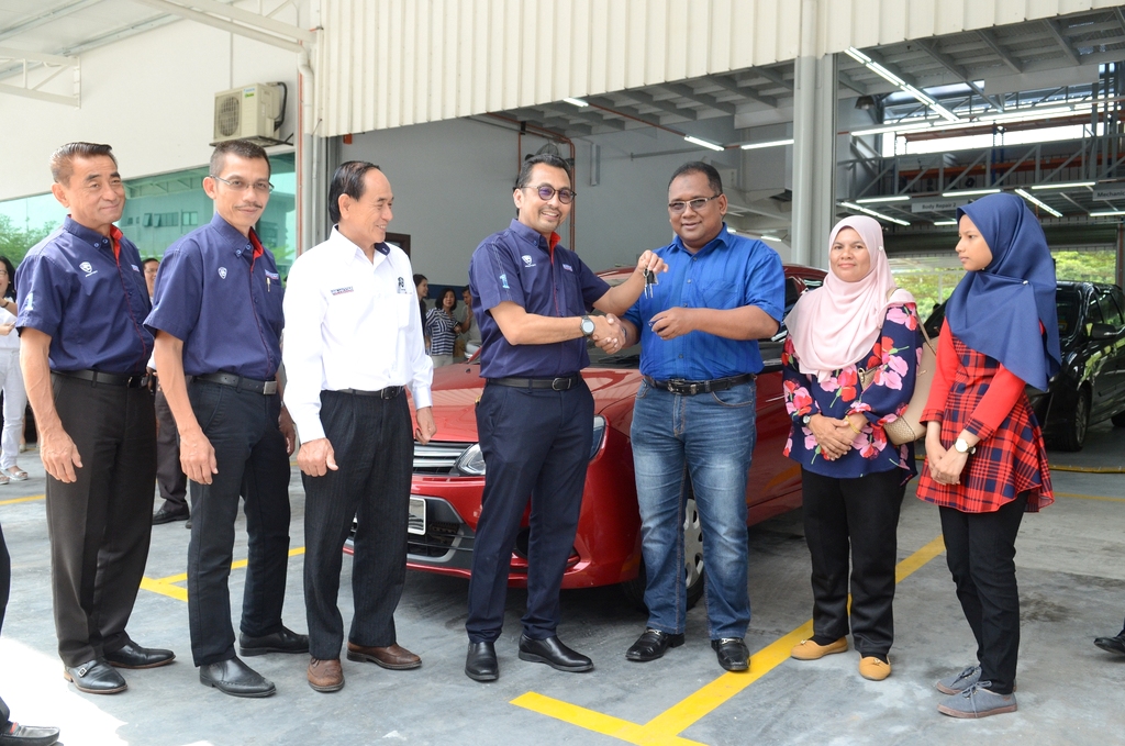 Pusat Baik Pulih Kenderaan Dan Sembur Cat Proton Di Taman Bukit Serdang Kini Dibuka