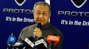 Tun Mahathir Letak Jawatan Pengerusi Proton