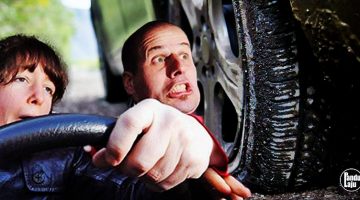 Pemandu panik ketika tayar pecah