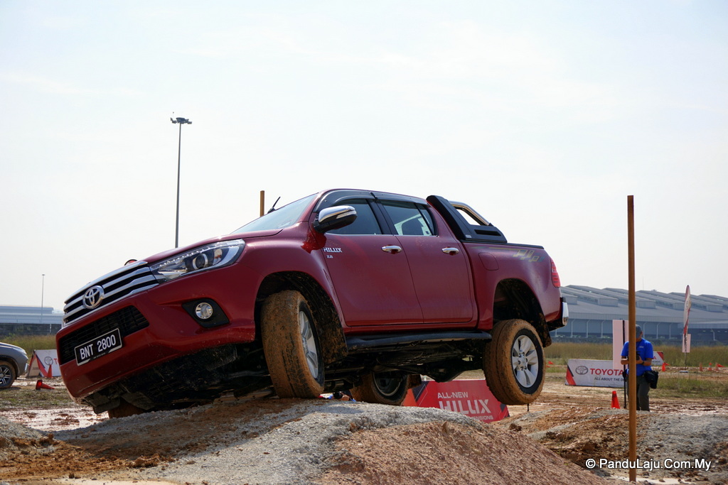 Toyota Hilux 2016_Pandulajudotcomdotmy (9)