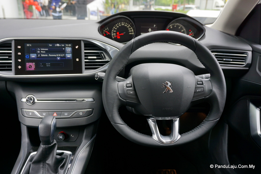 Peugeot 408 e-THP