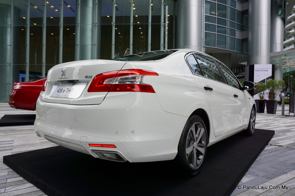 Peugeot 408 e-THP