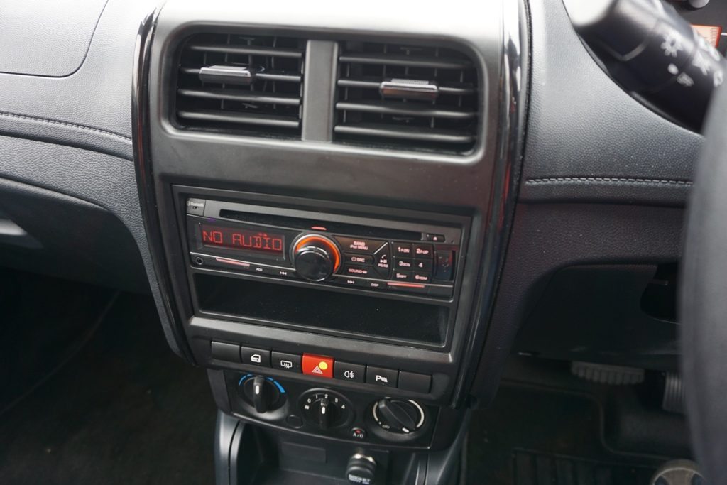 Proton Saga 2016 VS Saga FLX: 15 Perincian Interior Yang 