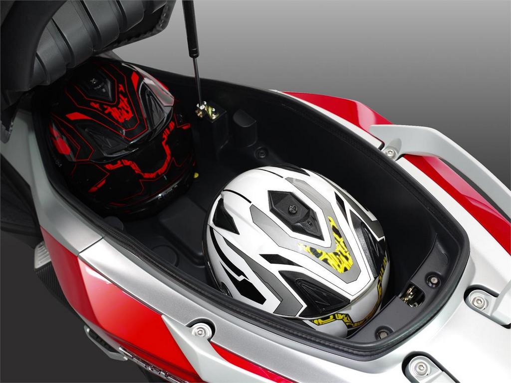 SYM CRUiSYM 300i
