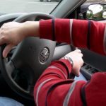 https://www.driveredlands.com.au/wp-content/uploads/2015/04/Steering_Hand-over-hand_technique_for_sharp_turn_at_low_speed_steering_right.jpg
