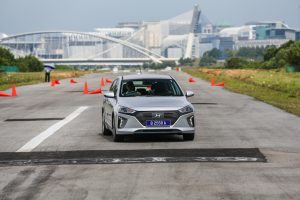 pandu uji hyundai ioniq