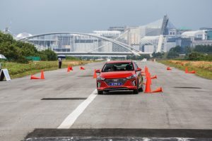 pandu uji hyundai ioniq