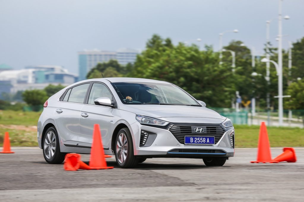 pandu uji hyundai ioniq