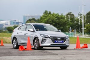 pandu uji hyundai ioniq