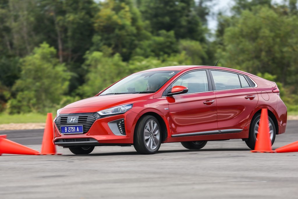 pandu uji hyundai ioniq