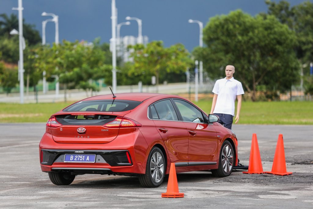 pandu uji hyundai ioniq