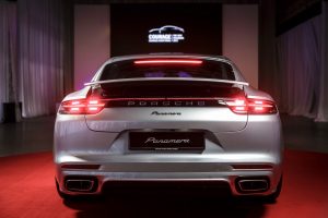porsche panamera 2017