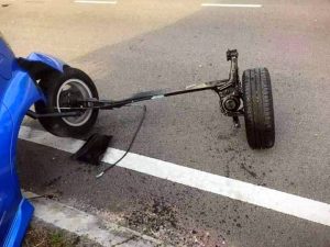 gandar belakang tercabut