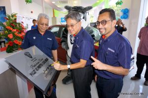 pusat 4s proton muar johor