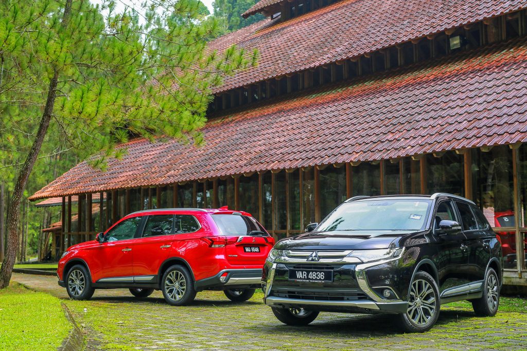 Pandu uji Mitsubishi Outlander CKD