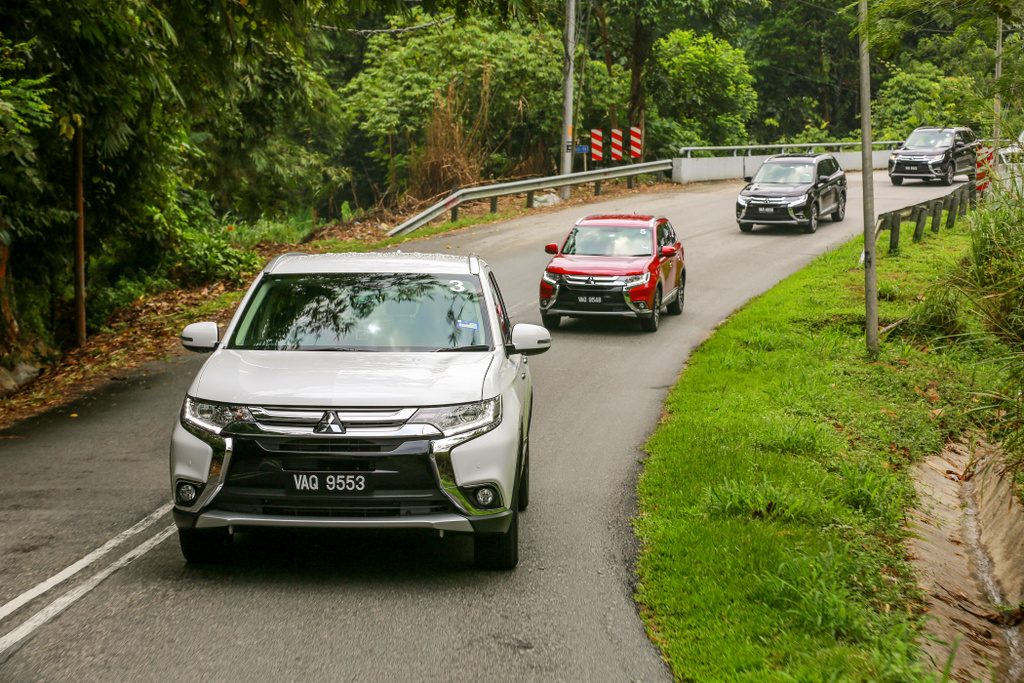 Pandu uji Mitsubishi Outlander CKD