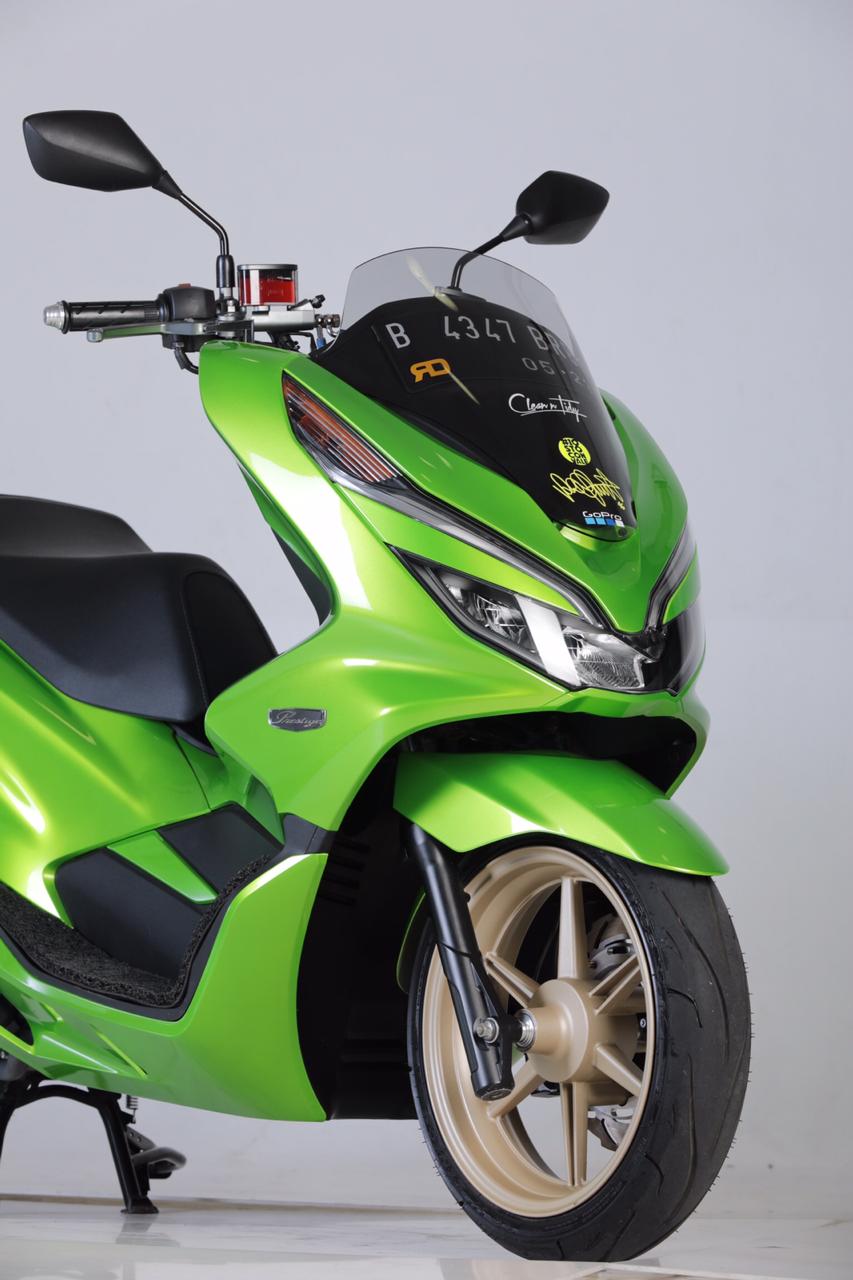 #BikinMotor: Honda PCX 150 Guna Tukar Rim RCB Yamaha NMax, Pasang Tayar