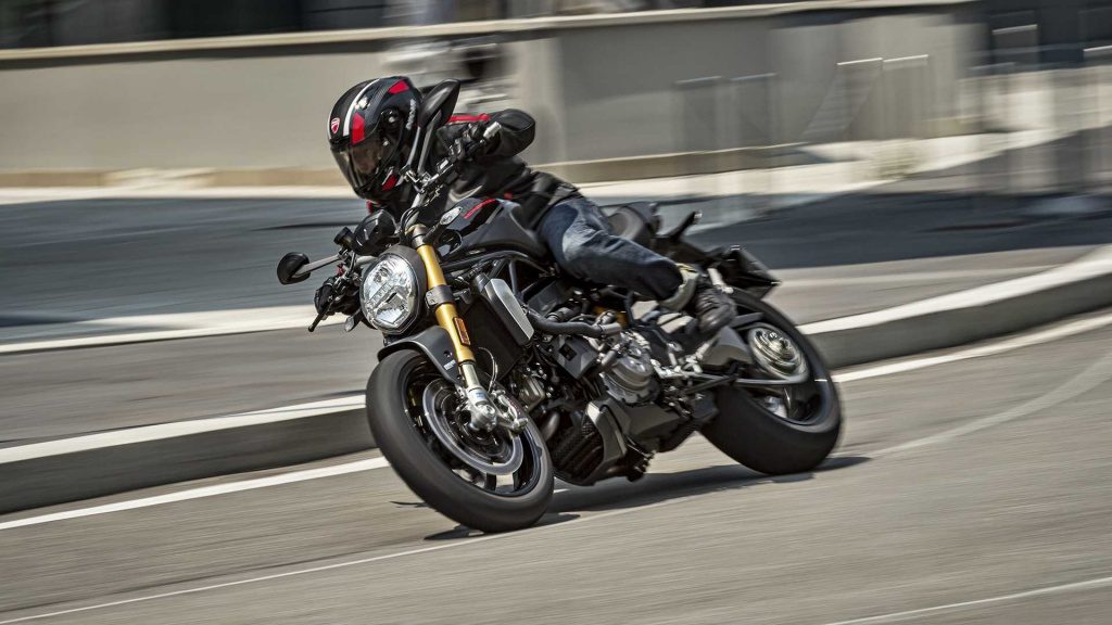 monster 1200s black