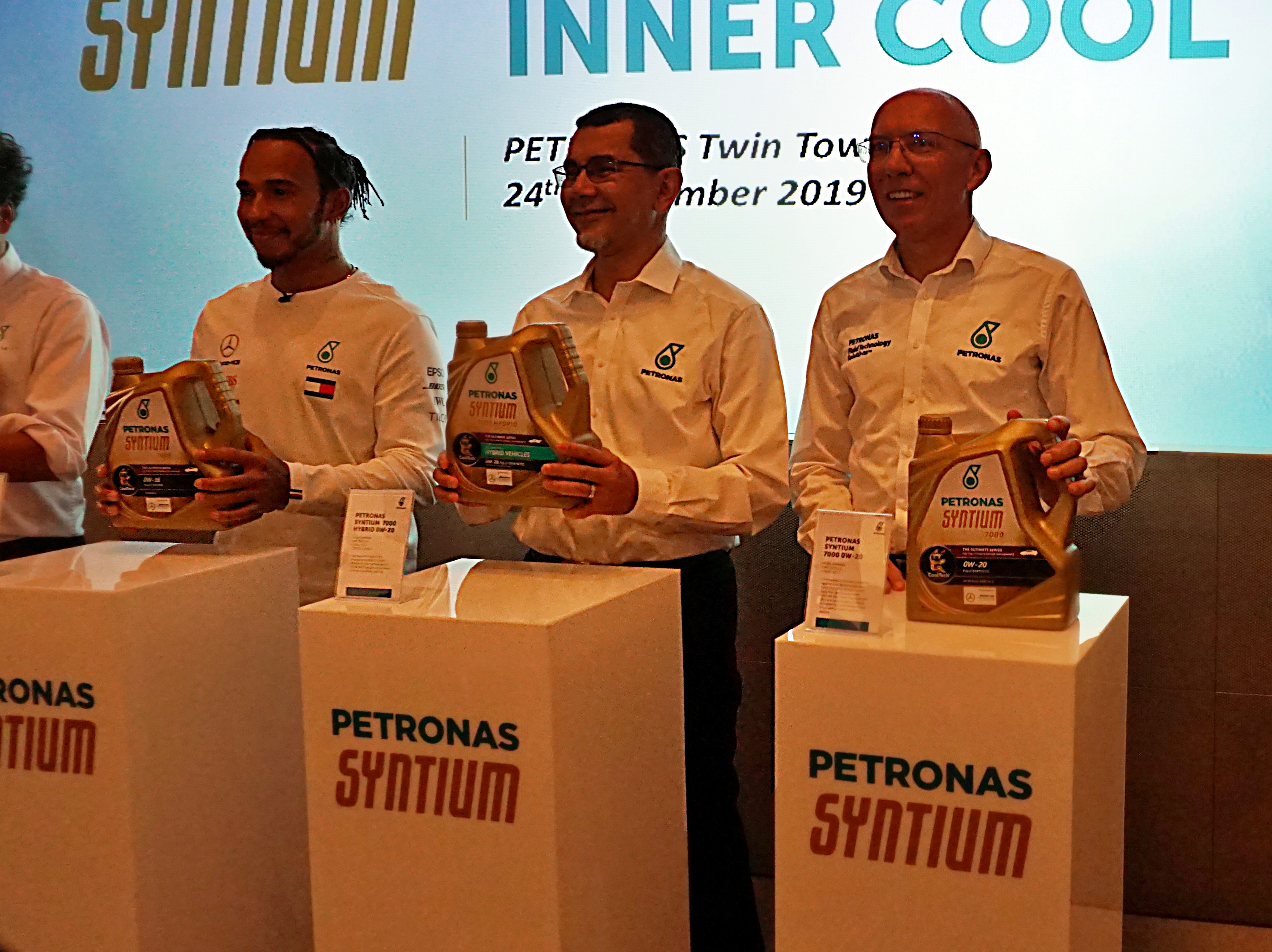 Petronas Syntium 7000 Hybrid  Minyak Pelincir Khas untuk Perlindungan