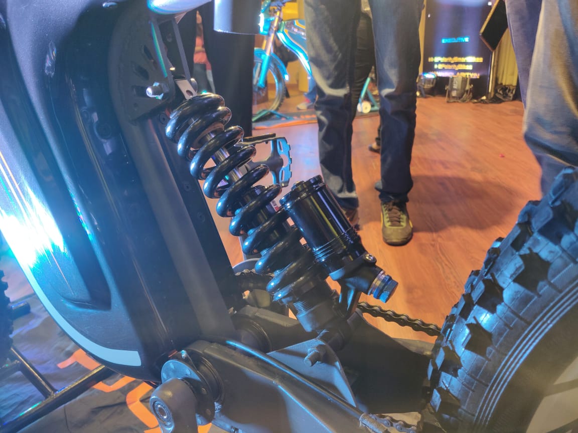 Memasang Tongkat Basikal