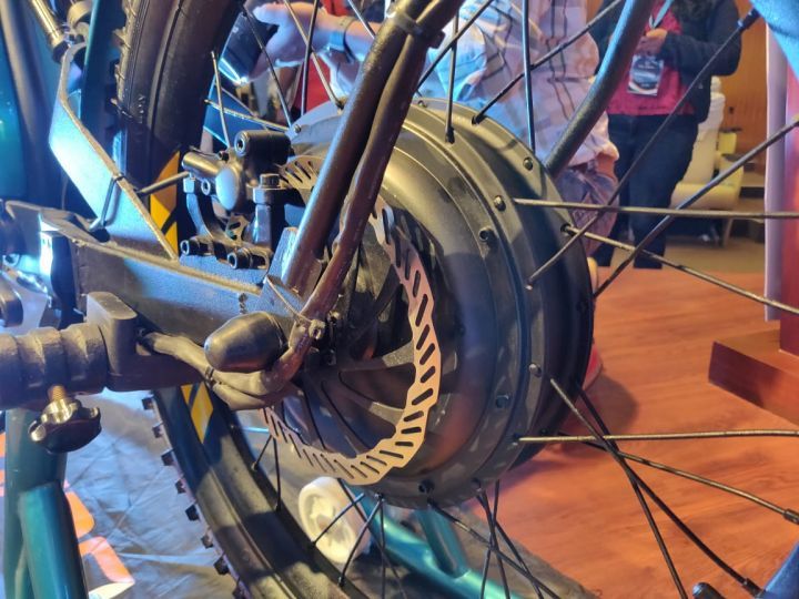 Memasang Tongkat Basikal