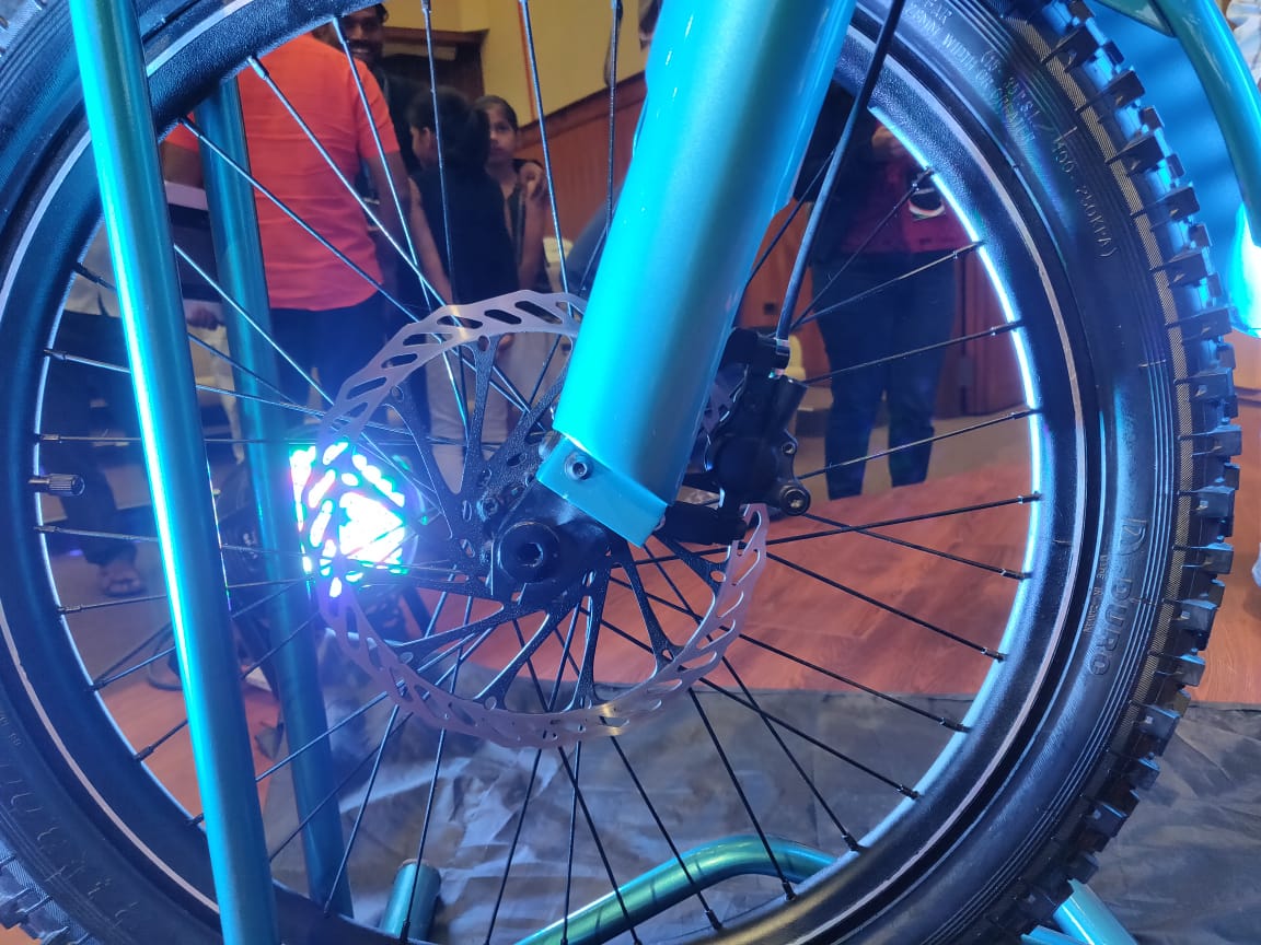 Memasang Tongkat Basikal