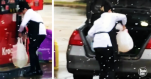 #Videotomotif: Wanita Buat Aksi Pelik dan Bahaya, Isi Minyak Petrol dalam Beg Plastik