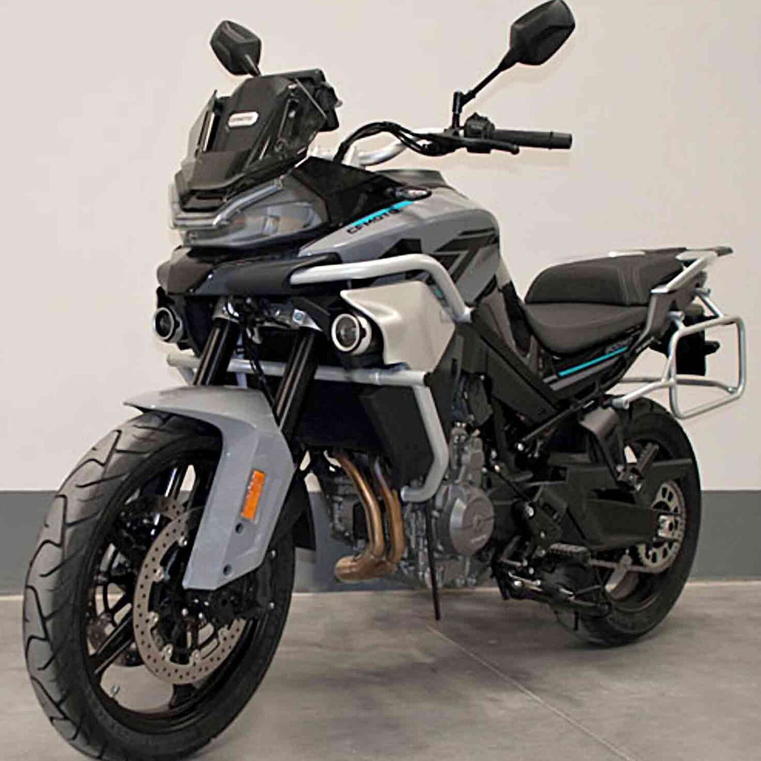 Cfmoto mt. CFMOTO 800mt мотоцикл. CF Moto mt800 2021 турэндуро. Мотоцикл CF Moto 800 MT. CFMOTO 800mt Touring.