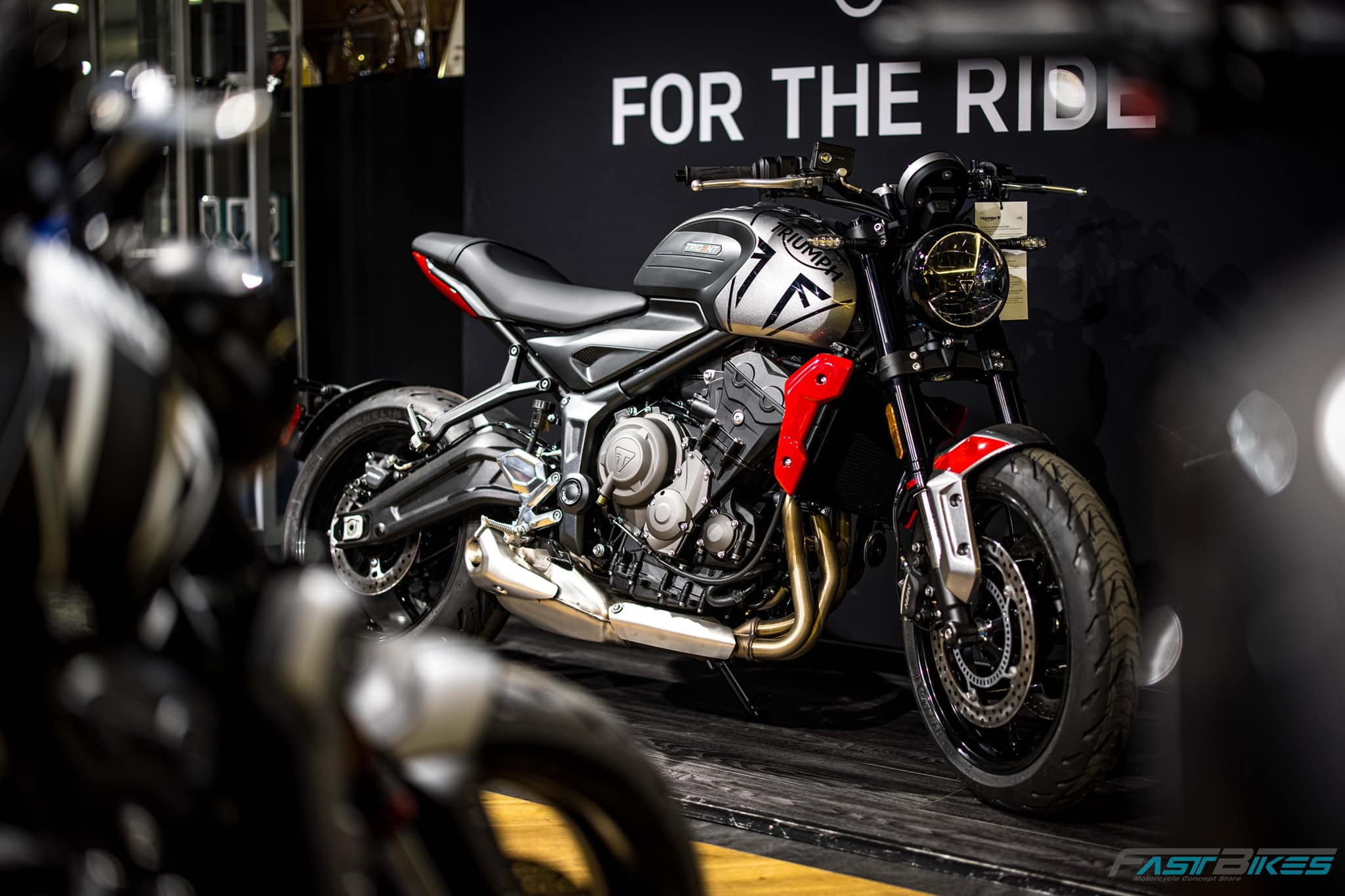 harga triumph trident 660