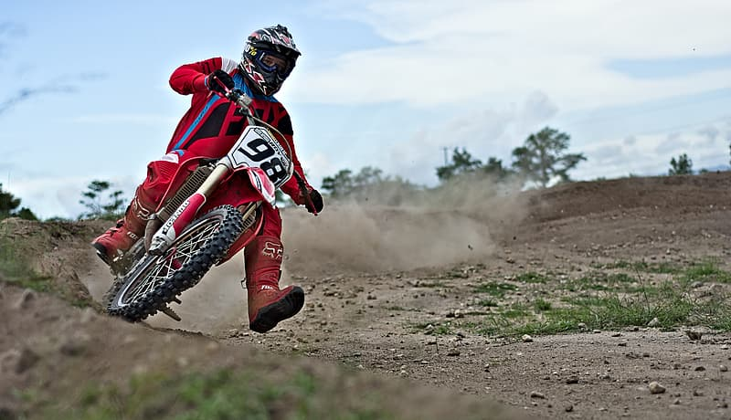 Pelumba motocross layan corner