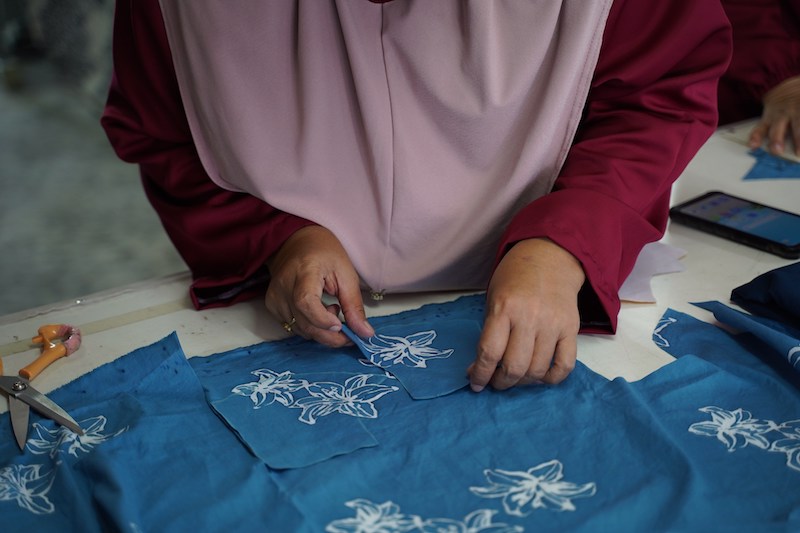 Volvo Malaysia Perkenal Pelitup Muka Motif Batik