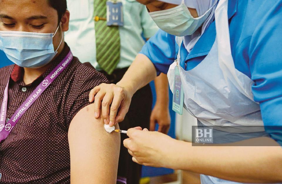 Vaksinasi dewasa malaysia kadar Malaysia hampiri