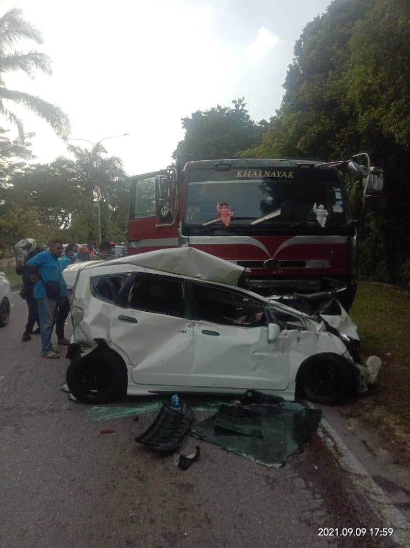 Masalah Brek Lori Rempuh 7 Kenderaan Di Sungai Buloh