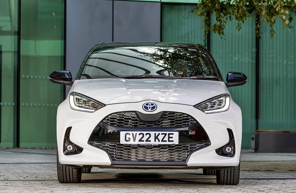 Toyota Yaris Hybrid GR Sport (2023), Model Sporty 4-Pintu untuk UK ...