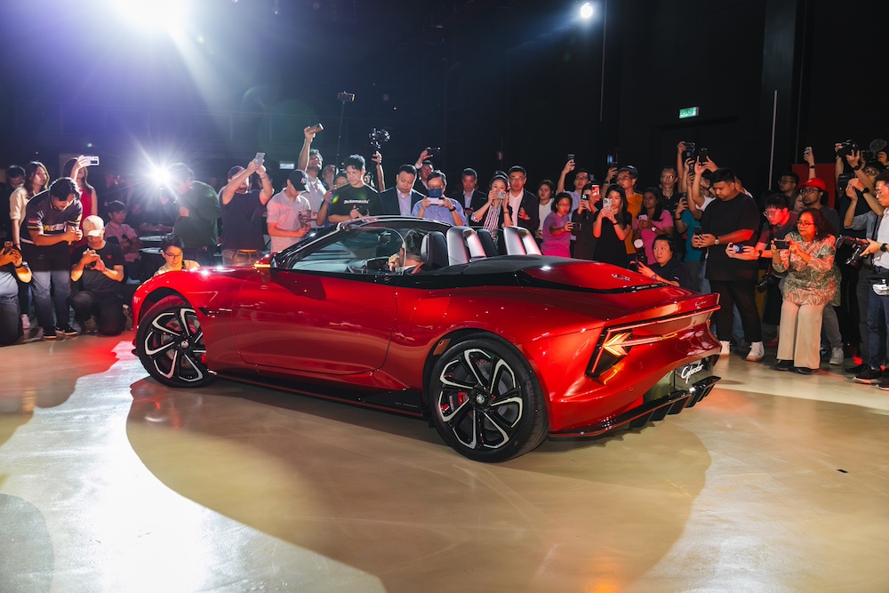 MG Cyberster AWD