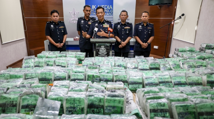 Polis Rampas 468kg Syabu Bernilai RM15 Juta di LPT1