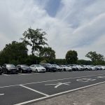 Kenderaan EV memenuhi ruang parkir di Tapak Arkeologi Liangzhu di Hangzhou, China