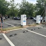 Stesen Pengecas EV banyak disediakan di parkir awam