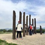 Penulis di Tapak Arkeologi Liangzhu di Hangzhou, China