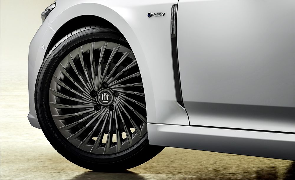 Toyota Crown Z The 70th 2025
