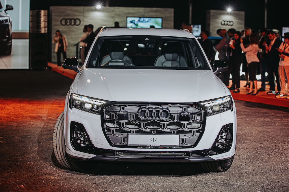 Audi Q7 S Line 2025 CKD