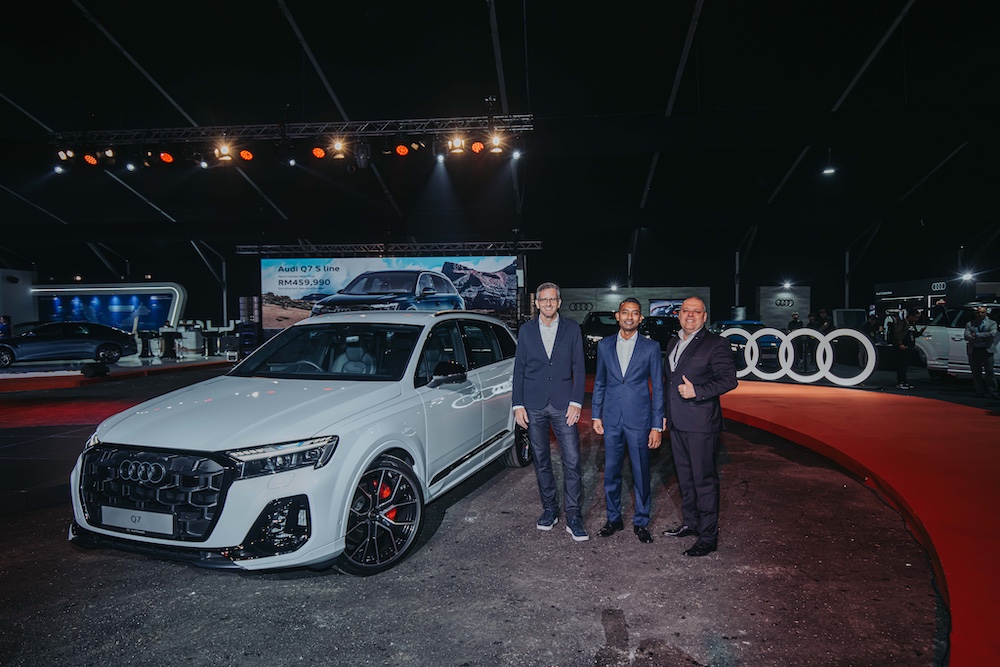 Audi Q7 S Line 2025 CKD