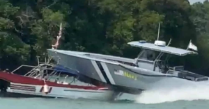 Bot TLDM Rempuh Bot Pelancong dalam Raptai Demonstrasi LIMA ’25