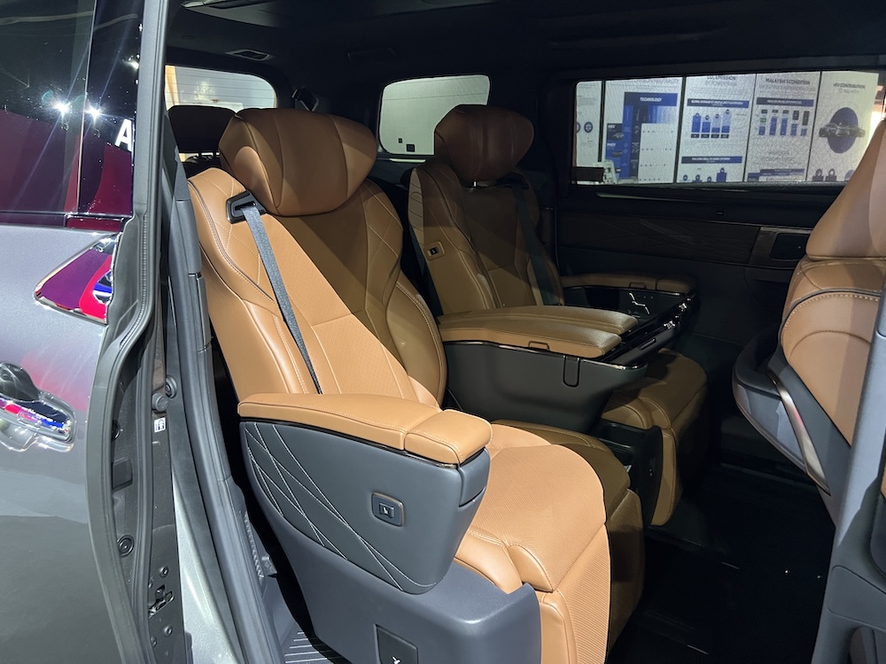 Toyota Vellfire 2.5 HEV Executive Lounge 2025