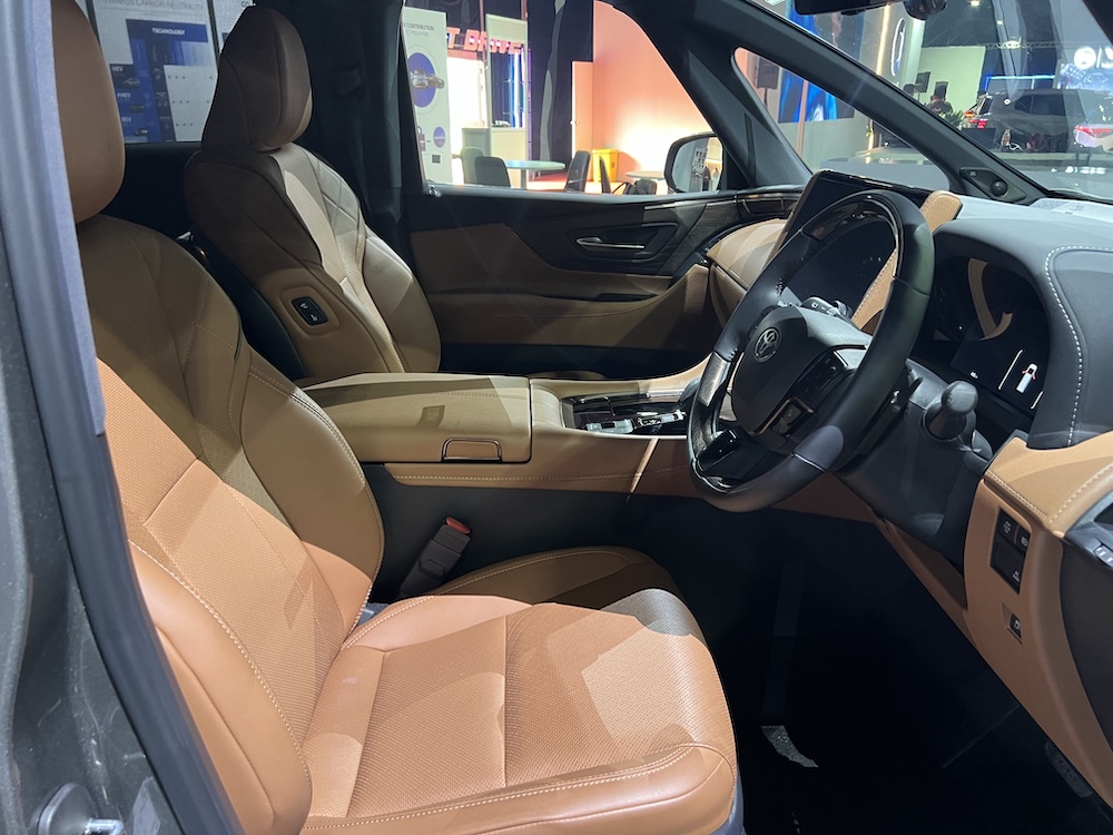 Toyota Vellfire 2.5 HEV Executive Lounge 2025