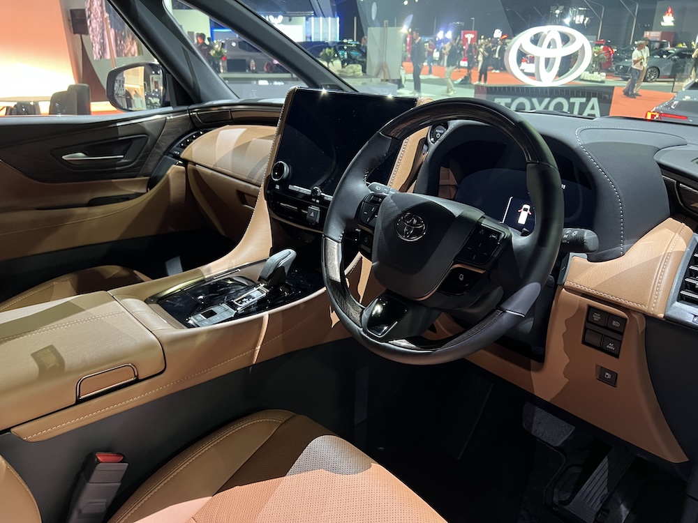 Toyota Vellfire 2.5 HEV Executive Lounge 2025
