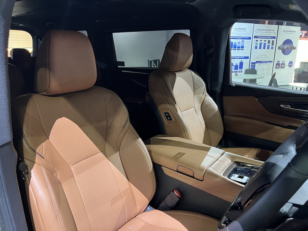 Toyota Vellfire 2.5 HEV Executive Lounge 2025