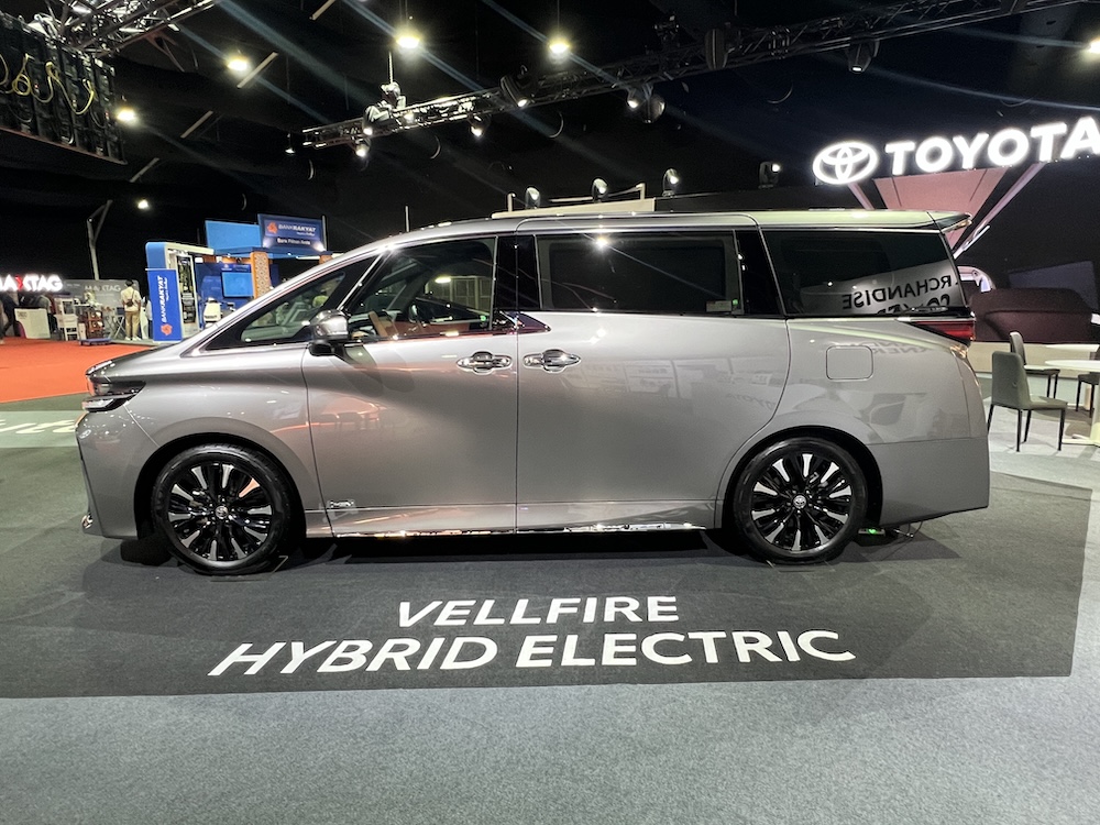 Toyota Vellfire 2.5 HEV Executive Lounge 2025