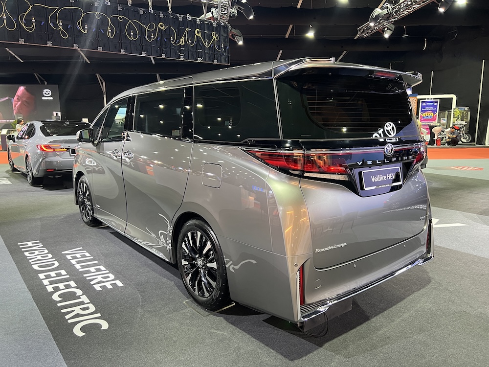 Toyota Vellfire 2.5 HEV Executive Lounge 2025