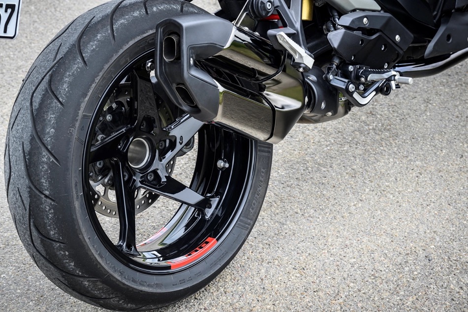BMW R 1300 R 2025